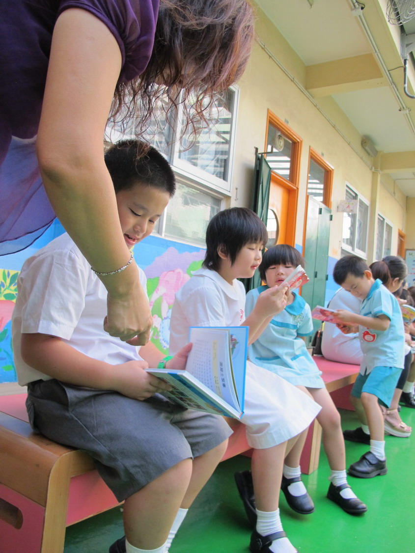 「閱讀樂繽紛」校園書展活動日反應熱烈