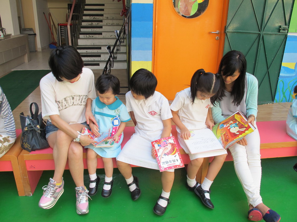 「閱讀樂繽紛」校園書展活動日反應熱烈