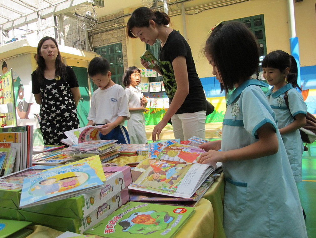 「閱讀樂繽紛」校園書展活動日反應熱烈